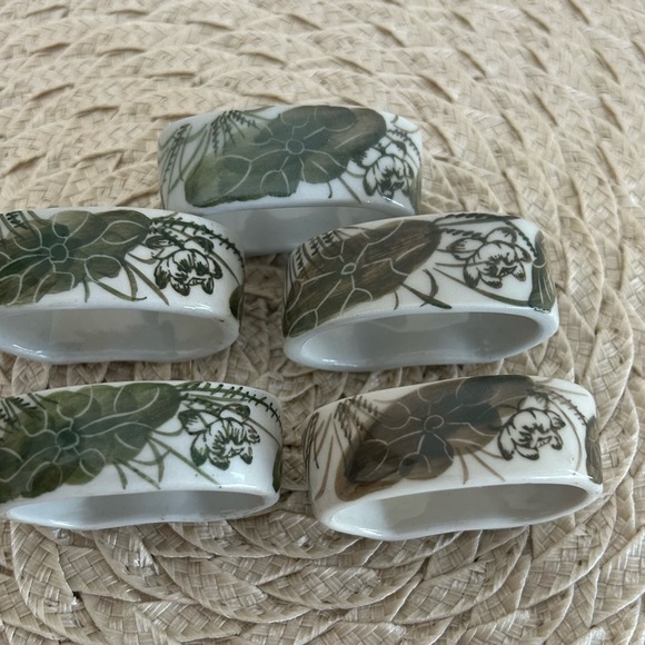 Green Floral Porcelain Napkin Rings, Set of 5, pretty table accents, - Picture 3 of 7